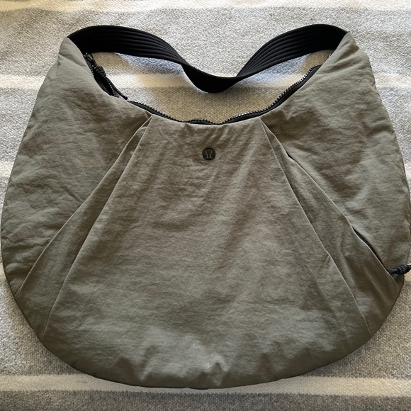 lululemon athletica Handbags - Lululemon slouchy sling bag 6L